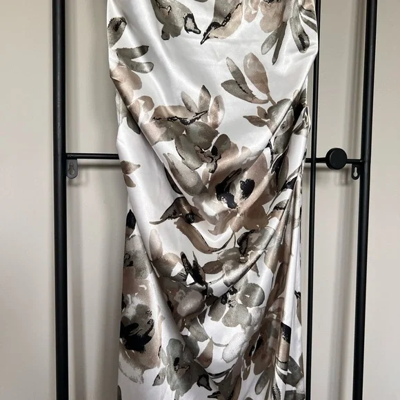 London Times Drapey Satin Ruched Floral Cocktail Dress Sz 4 - Picture 4 of 11